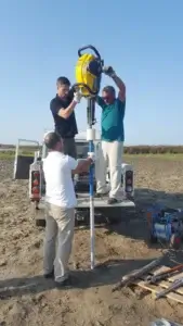 Instalación de piezómetro superficial en Doñana