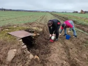 Medida piezométrica en las zayas de La Valduerna (León)